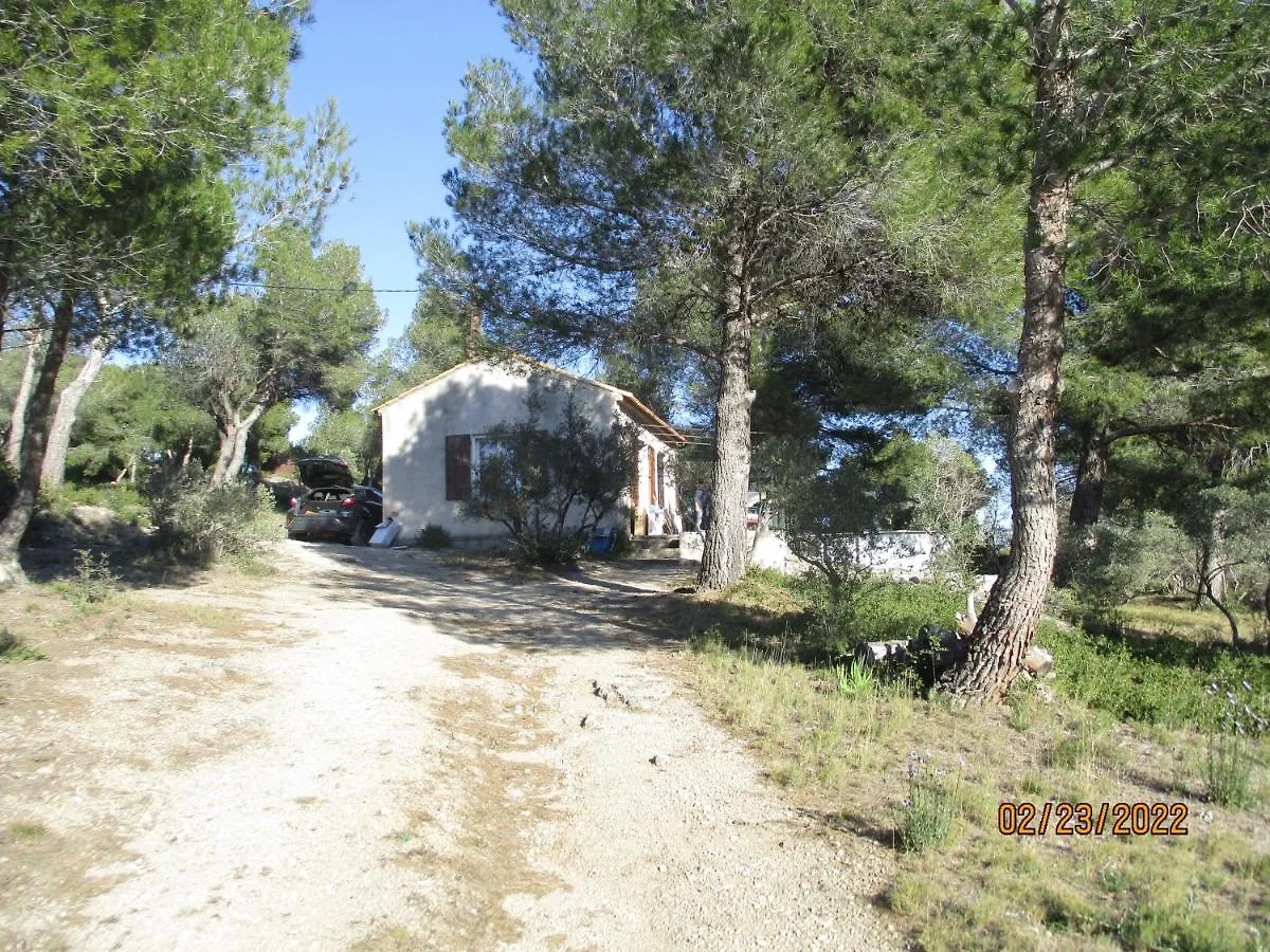 Holiday home Mazet Pleine Nature Mouries